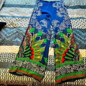 Patterned wide leg / palazzo pants